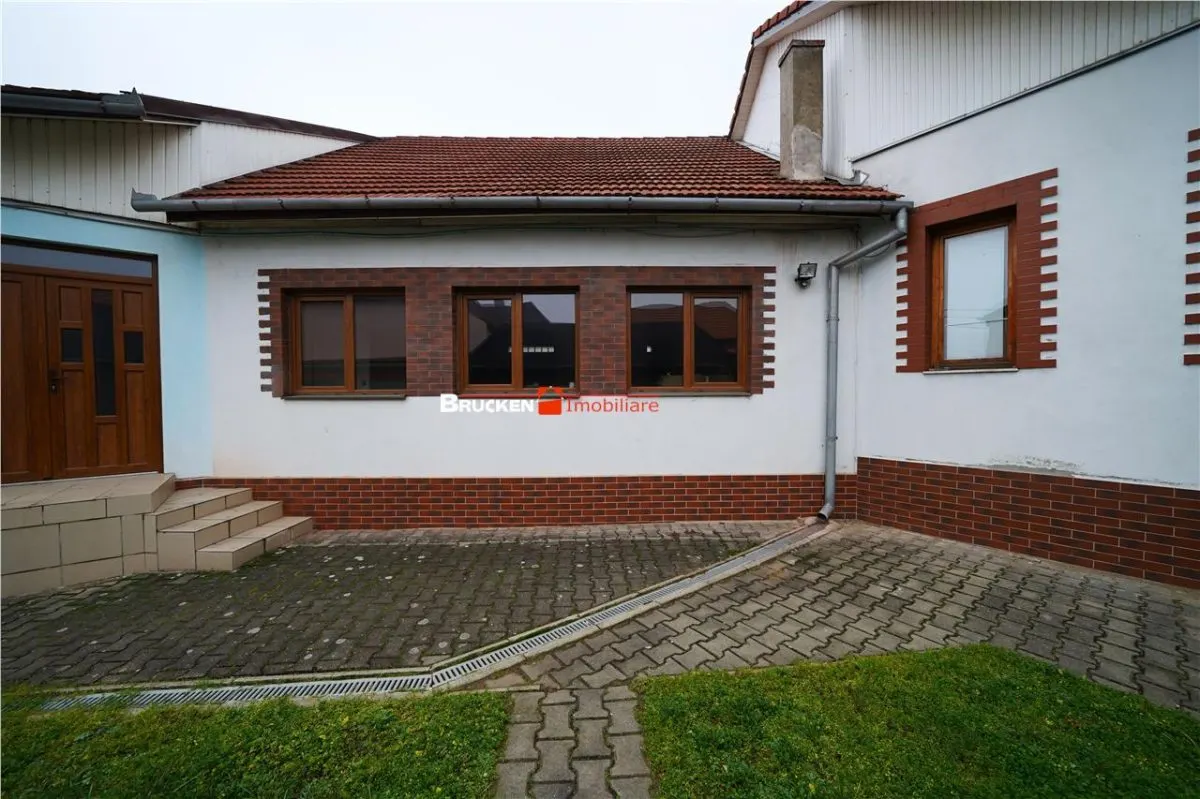 Proprietate adaptabila pentru familie extinsa | Alesd - foto 2