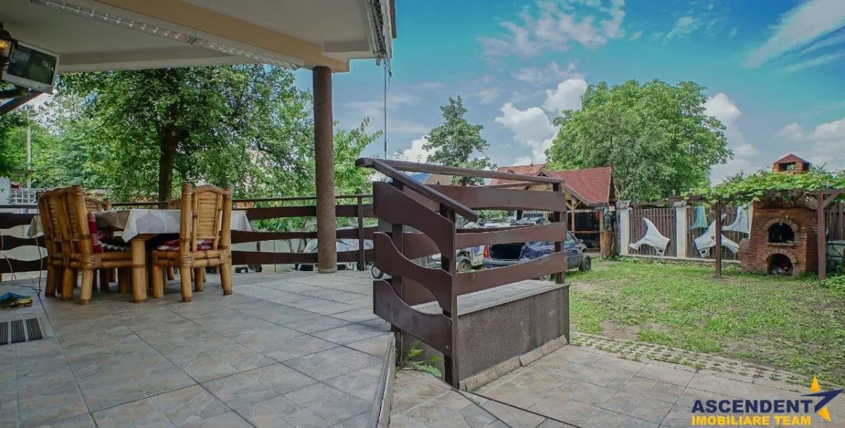 Vila, cu  500mp teren, garaj, curte proprie, Brasov - foto 1