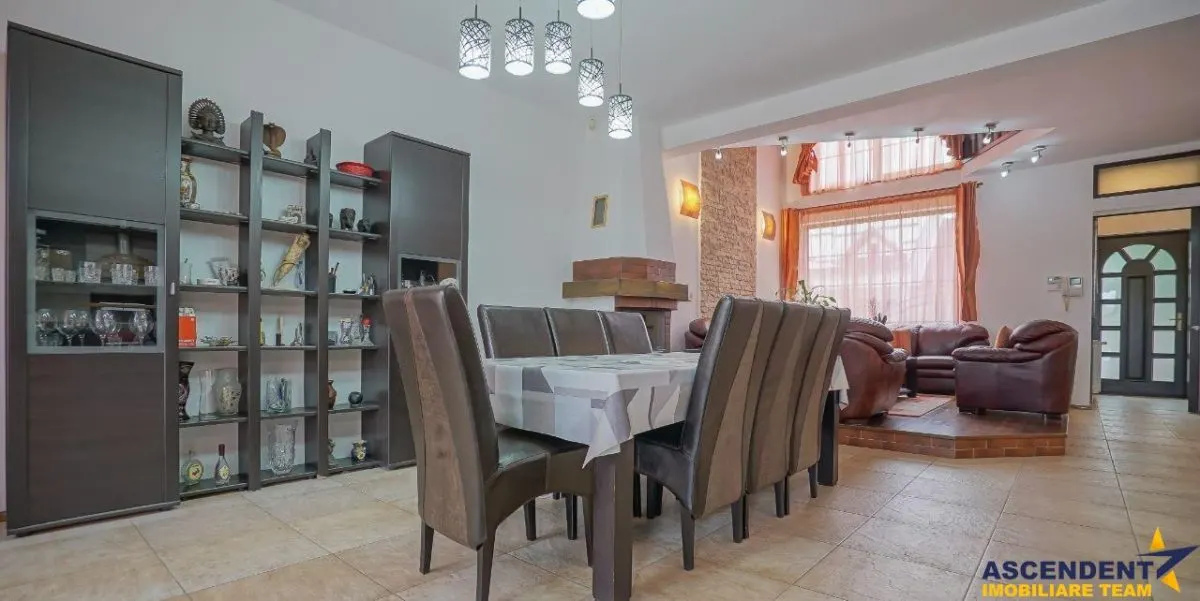 Vila, cu  500mp teren, garaj, curte proprie, Brasov - foto 4