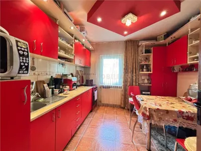 Proprietate cu 2 case in aceeasi curte si teren 24 ari - foto 3