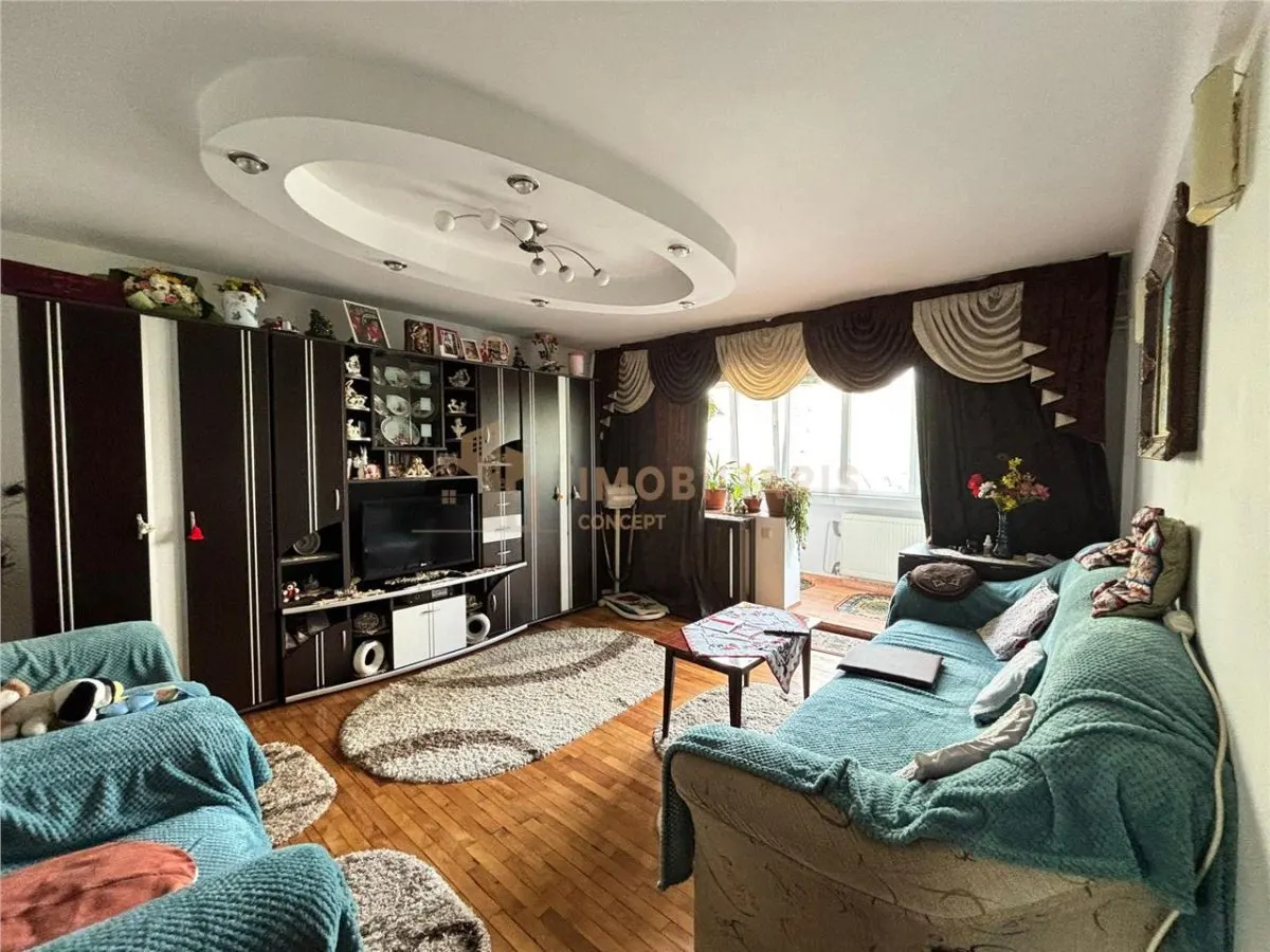 Proprietate cu 2 case in aceeasi curte si teren 24 ari - foto 5