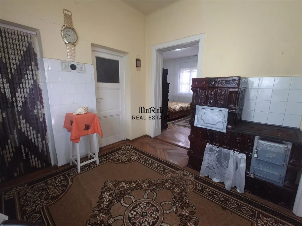 Casa cu teren, aproape de centrul balneo-termal Vata Bai - foto 13