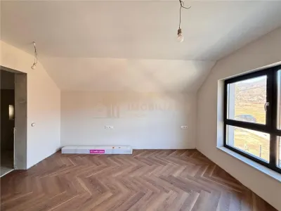 Casa individuala cu etaj - cartier Ferneziu - foto 8