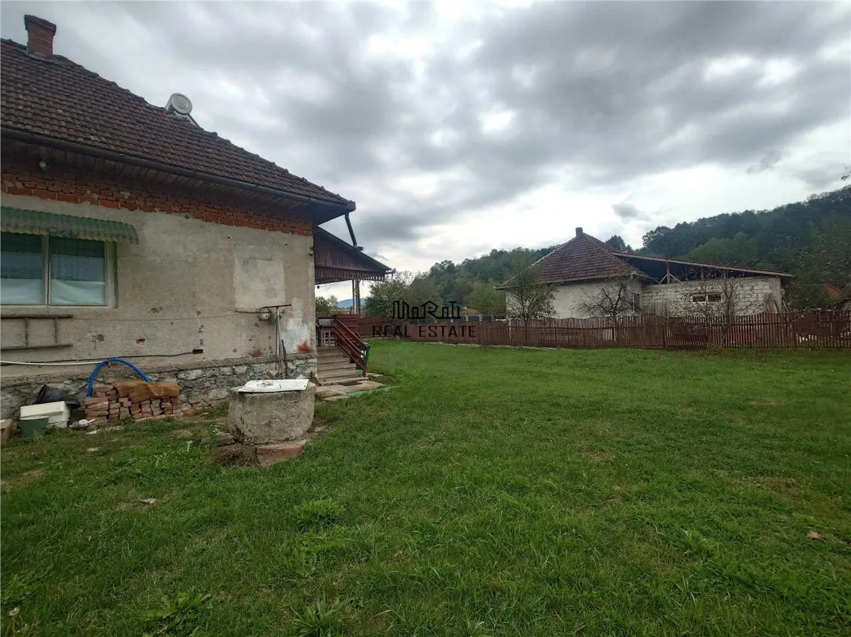 Casa cu teren, aproape de centrul balneo-termal Vata Bai - foto 18