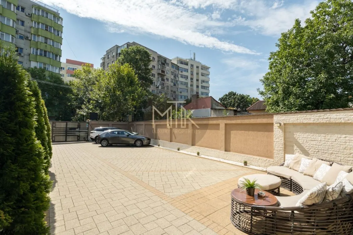 Proprietate premium cu curte – ideala pentru business-uri | LACUL TEI - foto 3