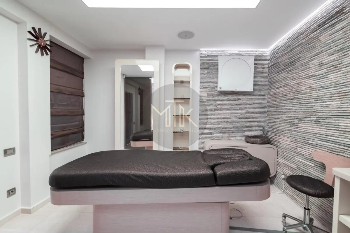 Proprietate premium cu curte – ideala pentru business-uri | LACUL TEI - foto 25