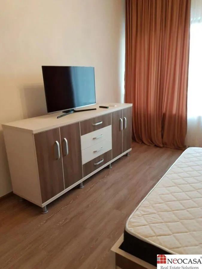 Resedinta exclusivista 370 mp, teren 600 mp, curte amenajata si finisaje premium - foto 12