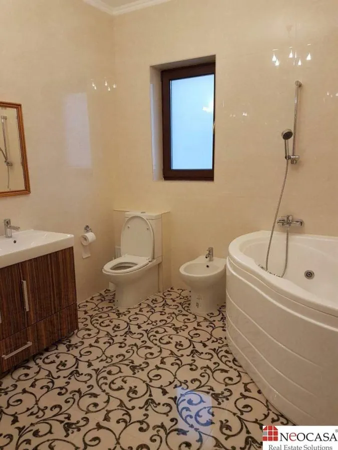 Resedinta exclusivista 370 mp, teren 600 mp, curte amenajata si finisaje premium - foto 15