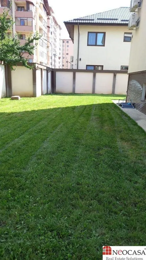 Resedinta exclusivista 370 mp, teren 600 mp, curte amenajata si finisaje premium - foto 21