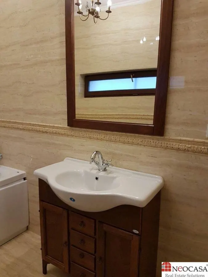 Resedinta exclusivista 370 mp, teren 600 mp, curte amenajata si finisaje premium - foto 9