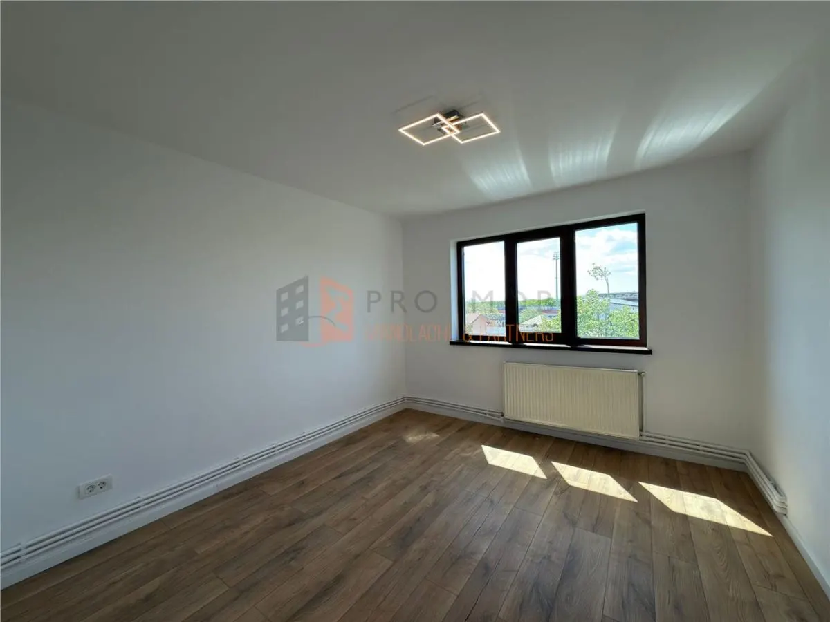 Apartament 2 camere cf 1 semidecomandat zona Crang - foto 4