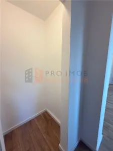 Apartament 2 camere cf 1 semidecomandat zona Crang - foto 8