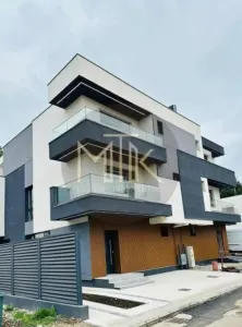 Exclusiv | Vila Constructie noua, 6 camere, Iancu Nicolae | 2Loc parcare - Bucuresti