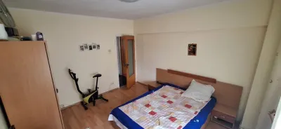 Apartament 2 camere decomandat structura mare, etaj intermediar Racadau - foto 2