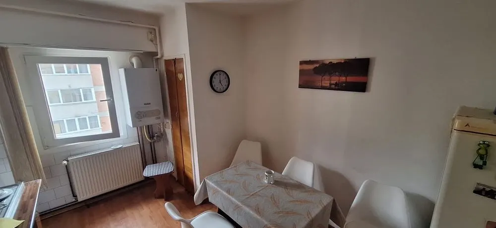 Apartament 2 camere decomandat structura mare, etaj intermediar Racadau - foto 3