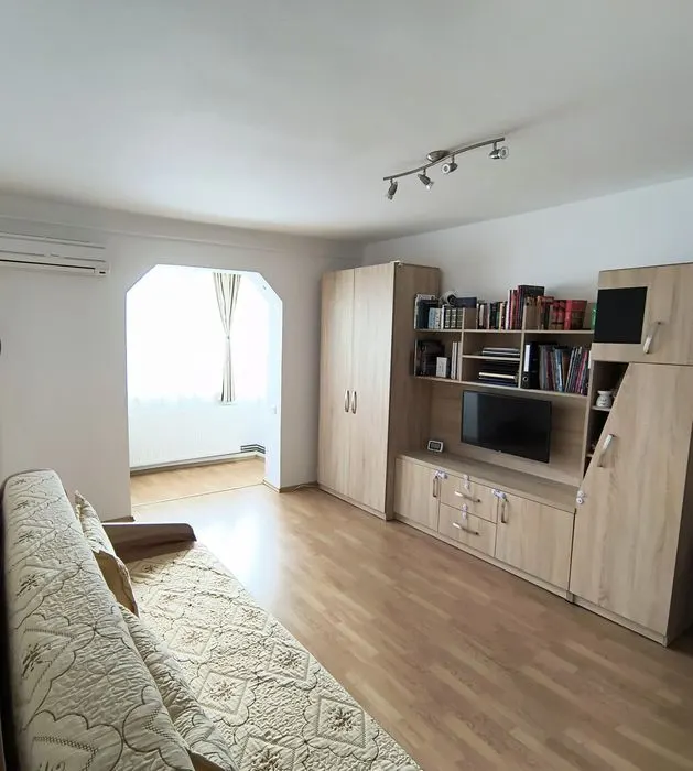 Apartament 2 camere Brasov, renovat, beci, aer conditionat - foto 1