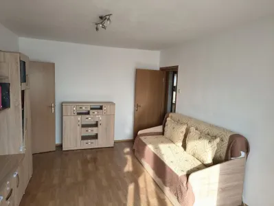 Apartament 2 camere Brasov, renovat, beci, aer conditionat - foto 2