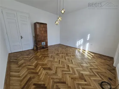 Studio Livada Postei  ULTRACENTRAL Brasov cu parcare, beci si anexa - foto 4