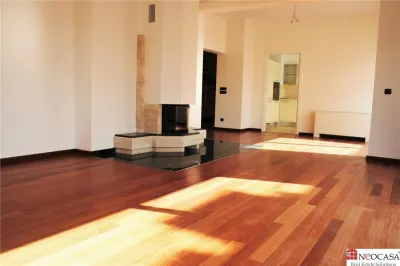 UN APARTAMENT UNIC! - foto 6