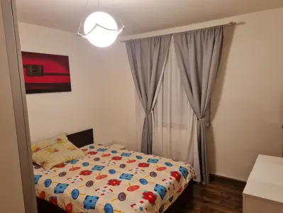 Apartament 2 camere decomandat etaj intermediar Racadau - foto 2