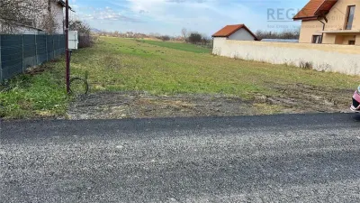 Stupini: Teren 3600mp, Front 16.5m la Asfalt, Utilitati - foto 1