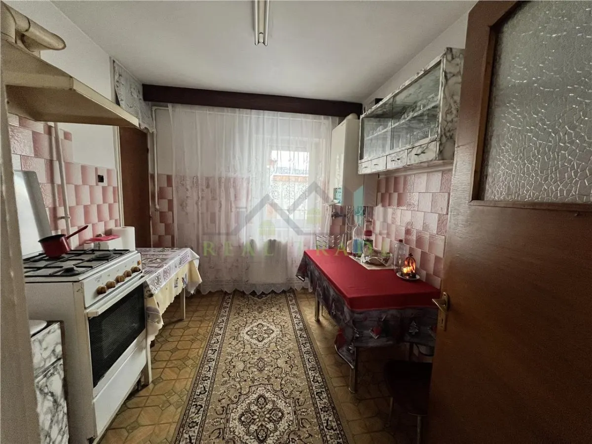 Apartament 3 camere, 2 bai, 2 balcoane, 78 mp, Carpatilor - foto 6