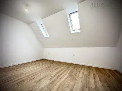 2 camere 96 mp, 2 bai, vedere spectaculoasa â€“ Rasnov - foto 9