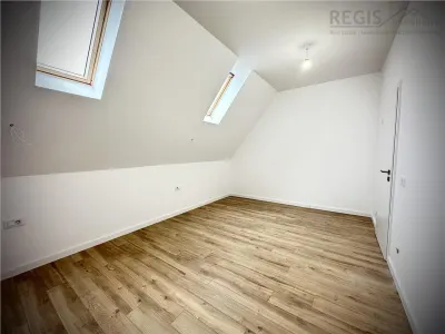 2 camere 96 mp, 2 bai, vedere spectaculoasa â€“ Rasnov - foto 10