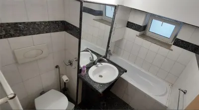 Inchiriere 2 camere | stradal Bd Unirii - Traian | mobilat si utilat| - foto 8