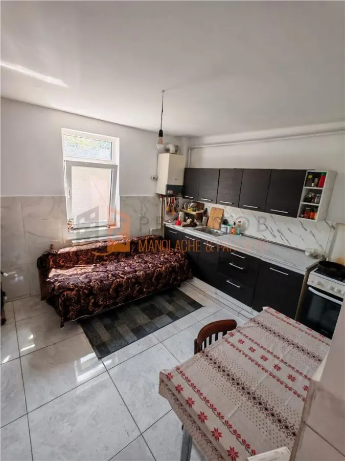 EXCLUSIVITATE! Casa spatioasa + teren in centrul Buzaului - foto 9
