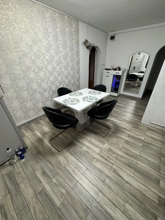 Apartament 3 camere renovat intrare Racadau - foto 3