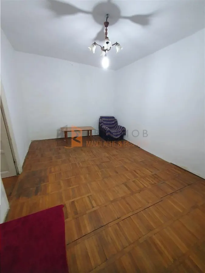 Casa tip parter + teren zona Centru - foto 2