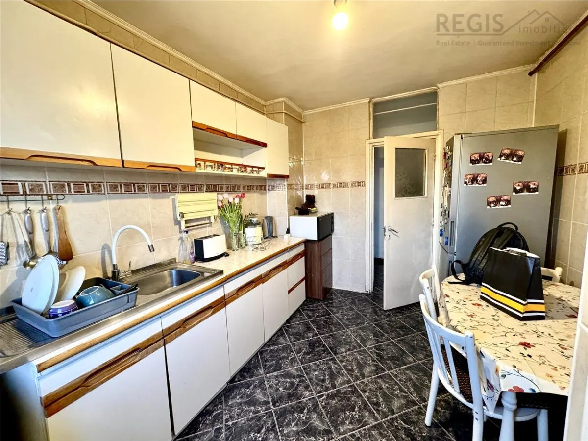 Apartament 3 camere decomandat de vanzare | Zona Judetean - foto 6