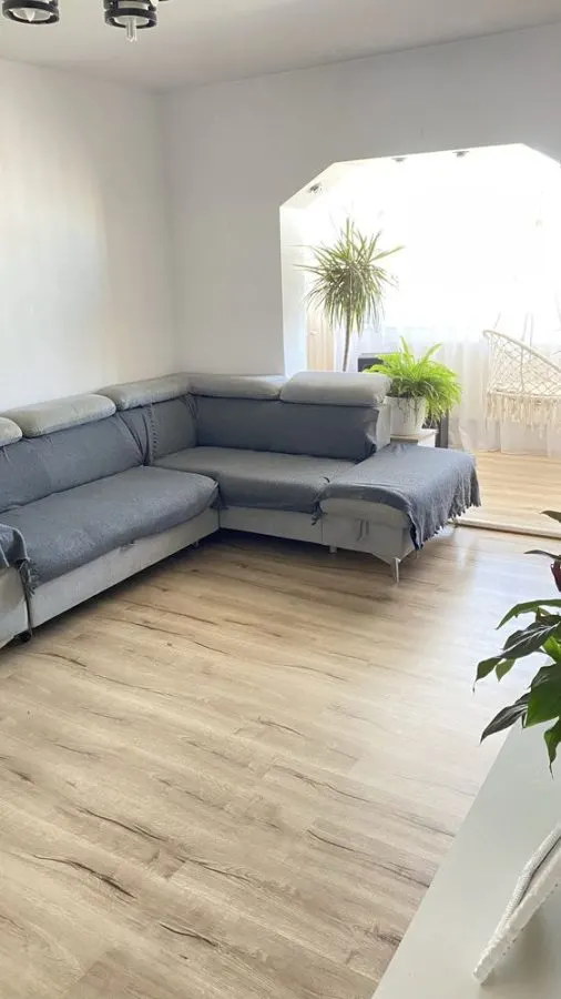 Apartament 3 camere, 2 bai Tractorul - foto 1