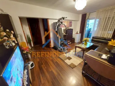 Apartament de vanzare cu 3 camere, 2 gr sanitare - zona 13 Septembrie - foto 1
