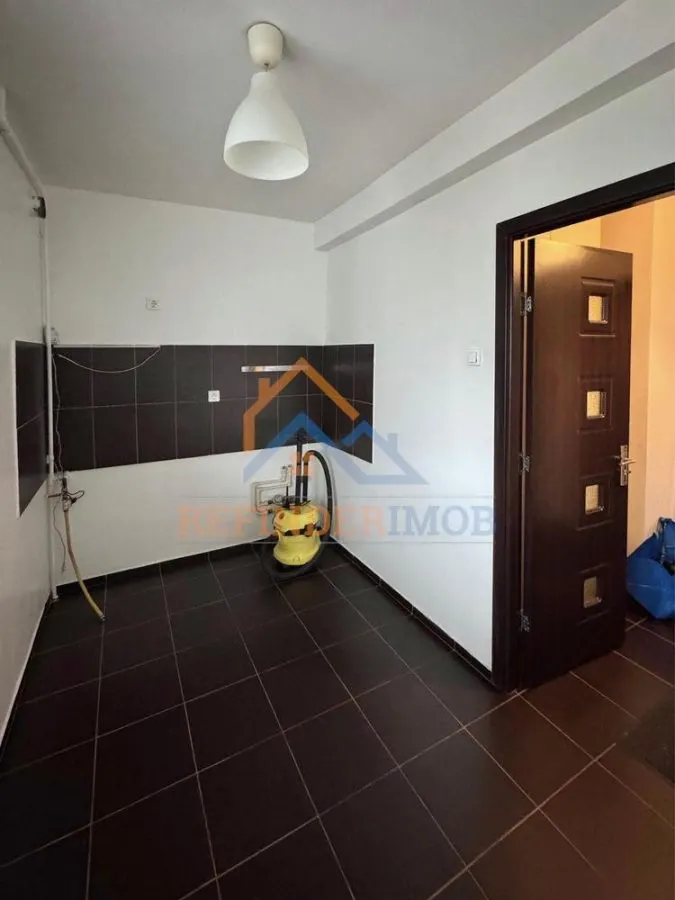 Apartament de vanzare cu 2 camere, zona Baba Novac - Campia Libertatii - foto 4