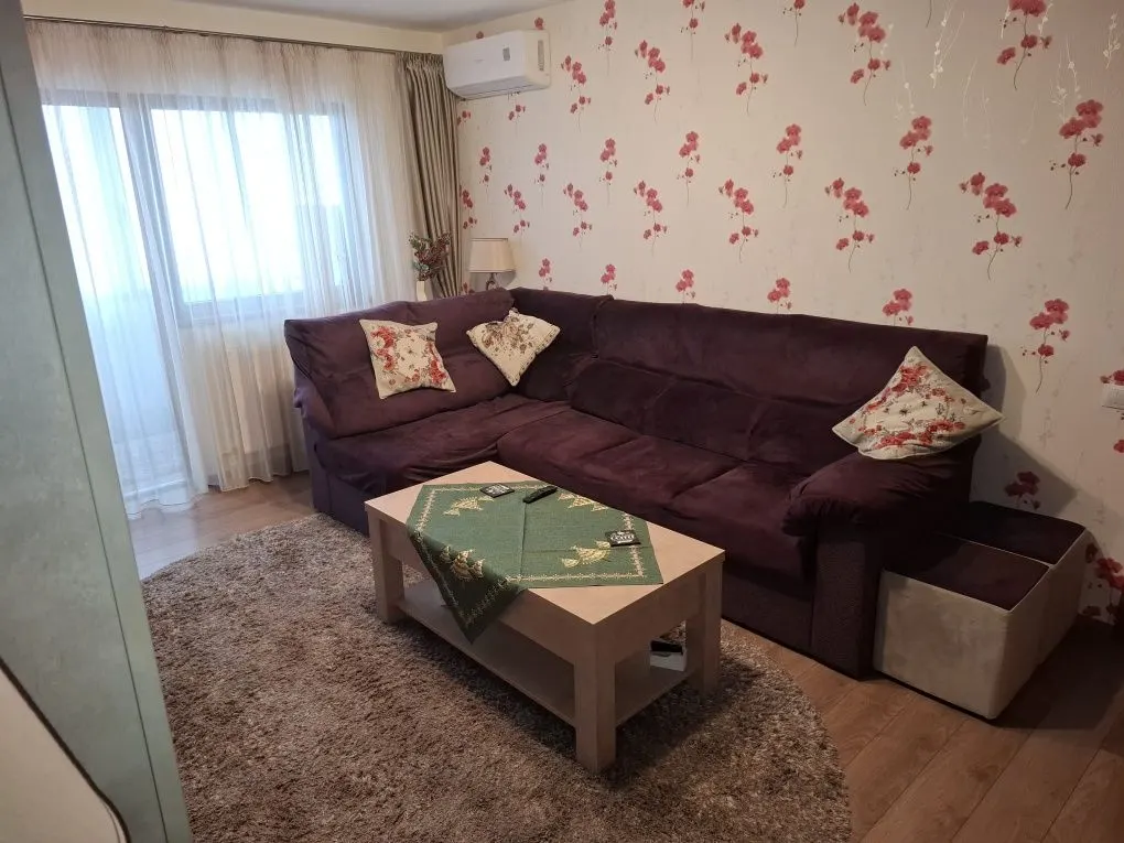 Apartament 3 camere decomandat renovat Tractorul - foto 1