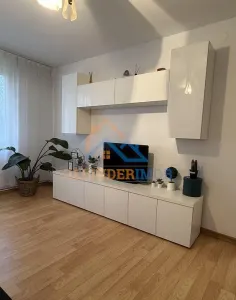 Apartament de vanzare cu 3 camere, zona Titan - foto 2