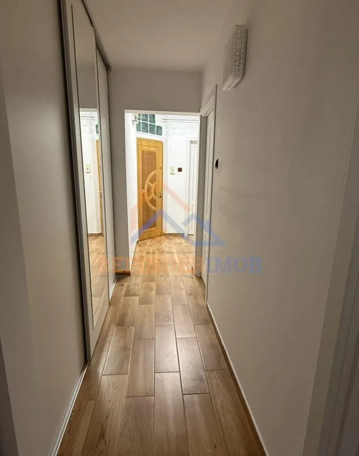 Apartament de vanzare cu 3 camere, zona Titan - foto 14