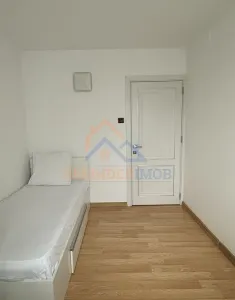 Apartament de vanzare cu 3 camere, zona Titan - foto 3