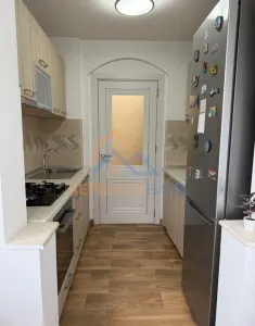 Apartament de vanzare cu 3 camere, zona Titan - foto 9
