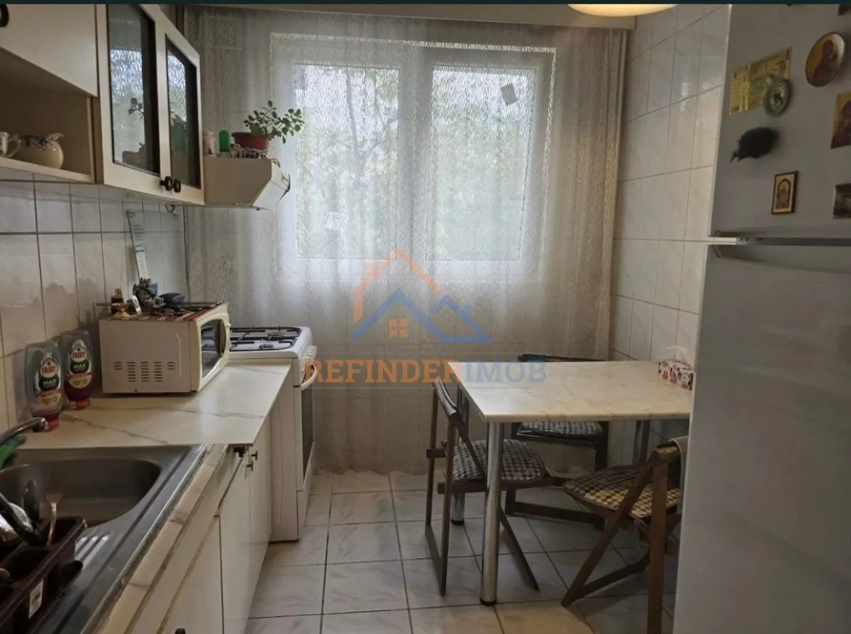 Apartament de vanzare cu 3 camere, zona Titan - foto 6