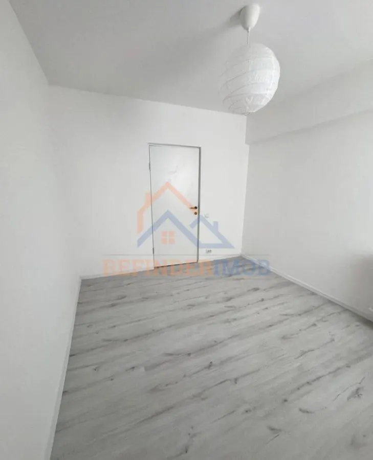 Apartament de vanzare cu 3 camere, Titan - Piata Minis - foto 1