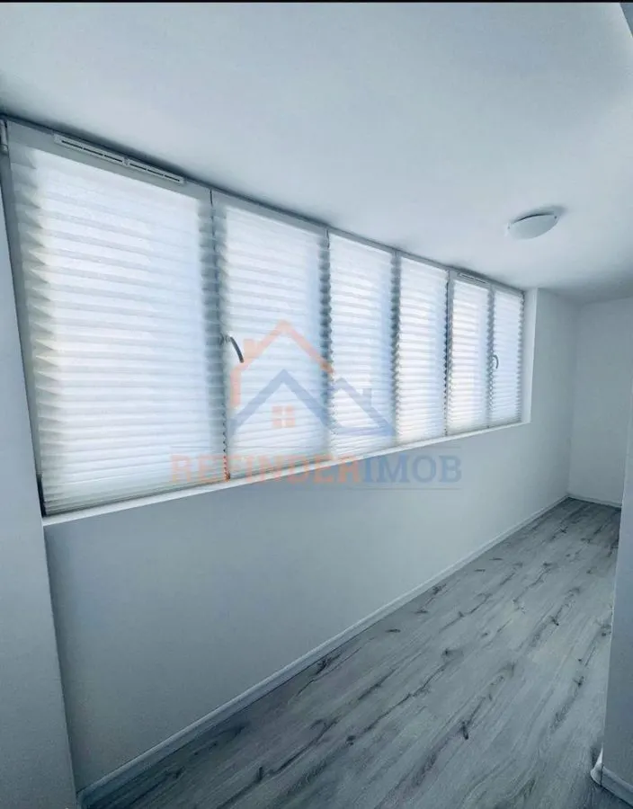 Apartament de vanzare cu 3 camere, Titan - Piata Minis - foto 12