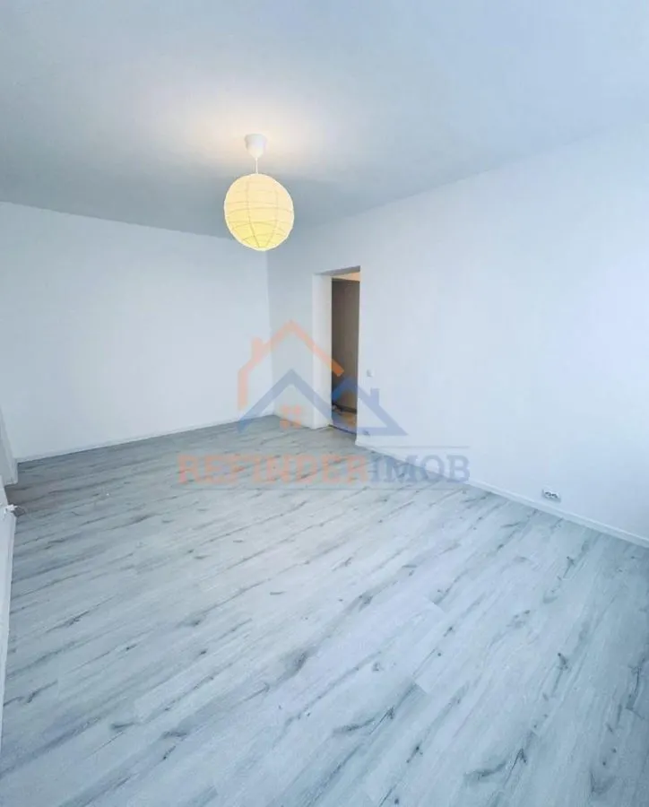 Apartament de vanzare cu 3 camere, Titan - Piata Minis - foto 3