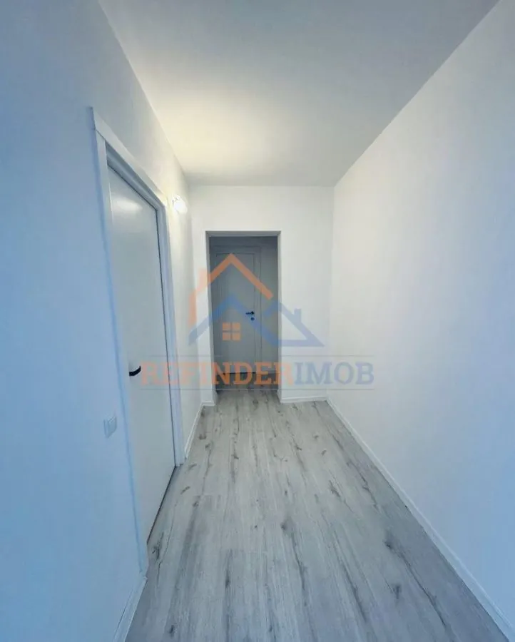 Apartament de vanzare cu 3 camere, Titan - Piata Minis - foto 5