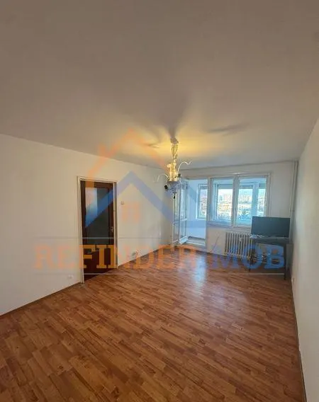 Apartament de vanzare cu 2 camere, zona Trapezului - Metrou 1 Decembrie 1918 - foto 1