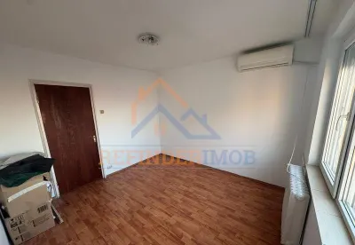 Apartament de vanzare cu 2 camere, zona Trapezului - Metrou 1 Decembrie 1918 - foto 2