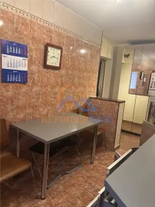 Apartament de vanzare cu 3 camere, zona Unirii - foto 4