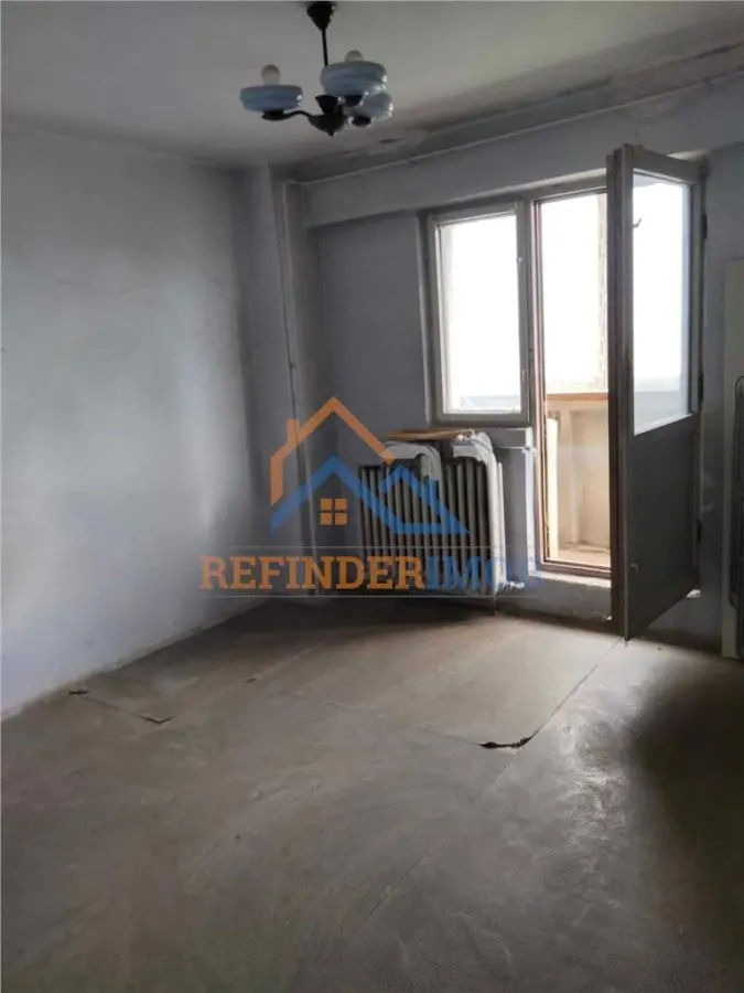 Apartament de vanzare cu 3 camere, zona Mihai Bravu - foto 1